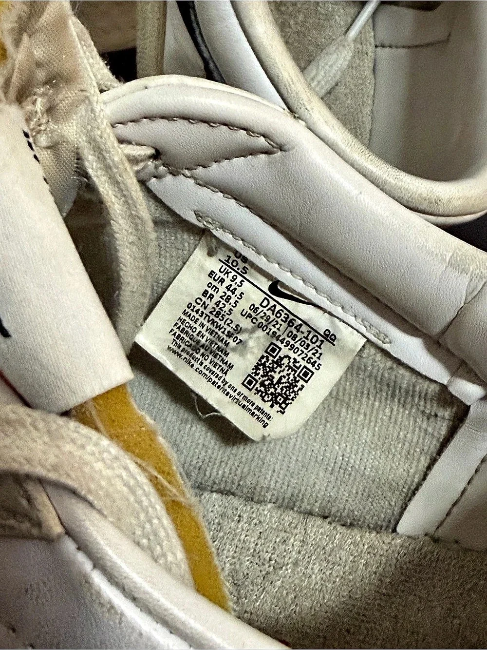 Nike Blazer Low '77 Vintage Sneakers White & Black US 10.5